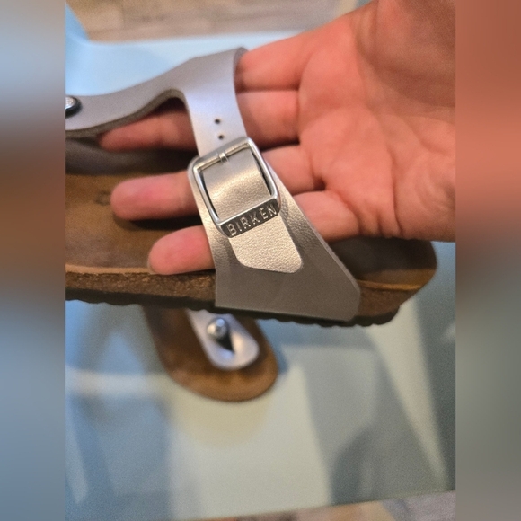 Birkenstock Kids Gizeh Silver Sandals Sz 32 Or 1-1.5 Junior - Picture 14 of 15